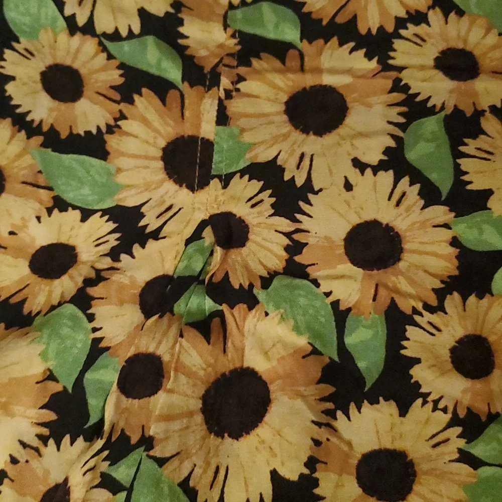 ~~Divided by H&M Sunflower Print Skirt – Size 8~~